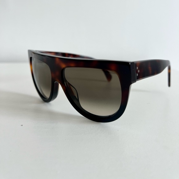 Celine oversized tortoise acetate sunglasses. - Picture 8 of 10